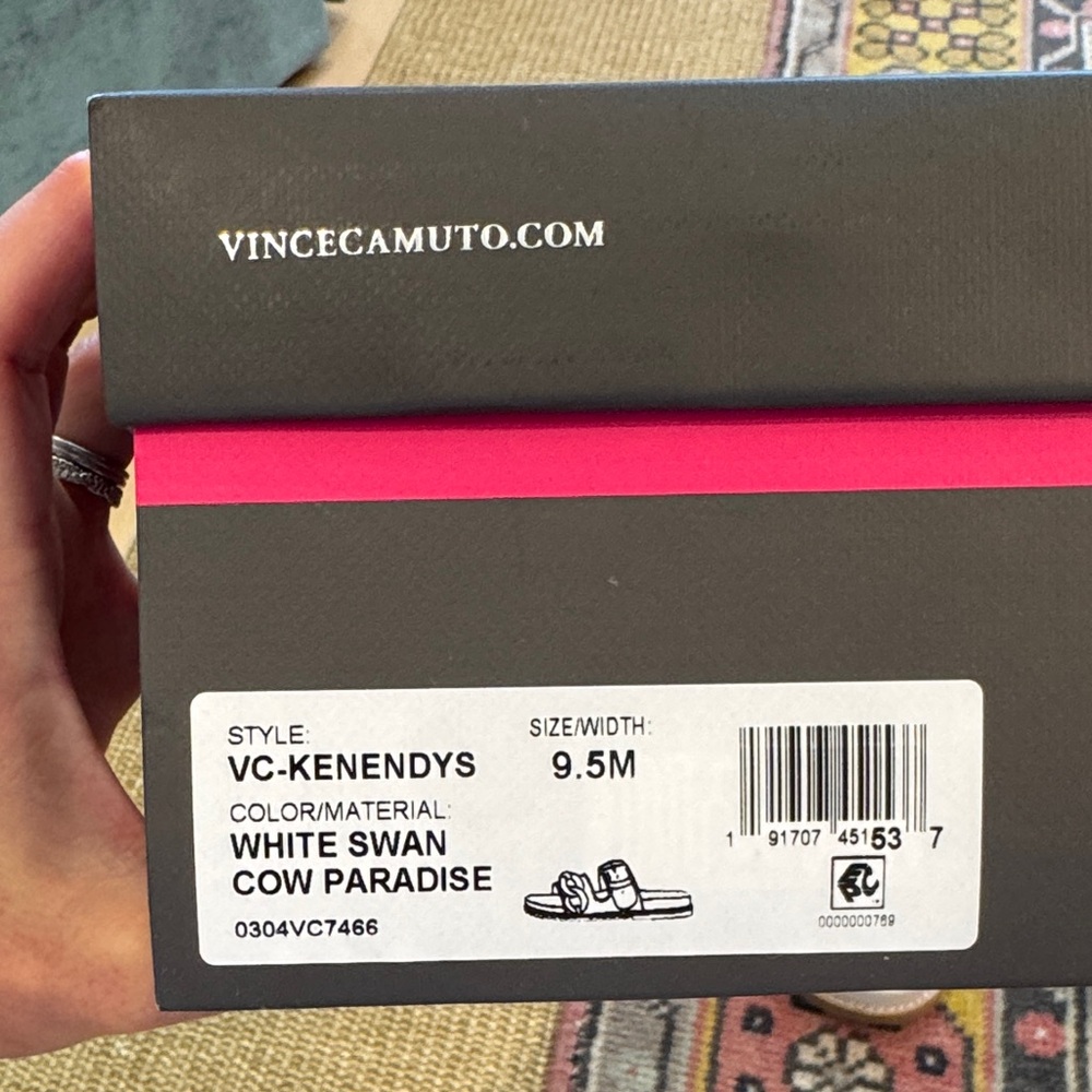 Vince Camuto White Leather Chain Slide Sandals Size 9.5 NWT - Picture 5 of 5